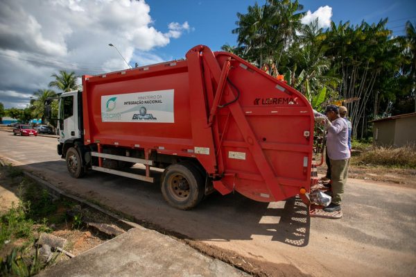 Caminhão do Lixo em São Luiz