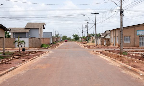 Ruas com asfalto no Cidade Universitária em Boa Vista