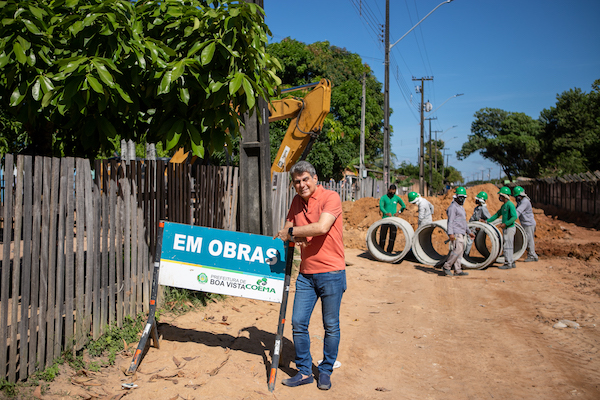 Romero Jucá visita obra no bairro São Bento, em Boa Vista
