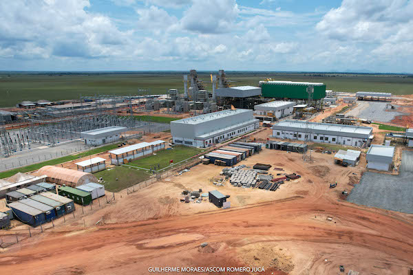 Usina termelétrica de Jaguatirica II que usa o gás natural para gerar energia em Roraima