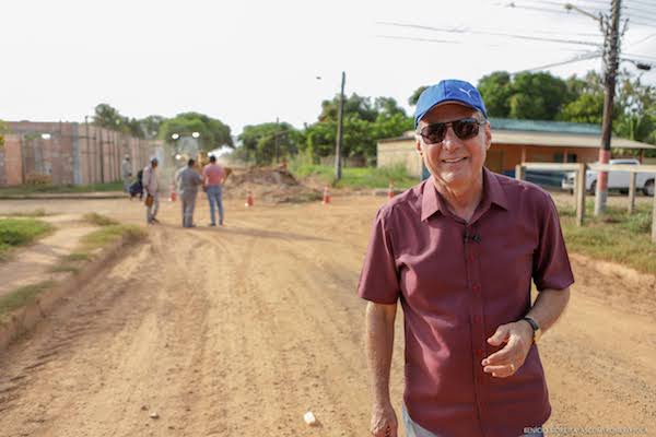 Romero Jucá trouxe recursos para asfaltar ruas de Caracaraí