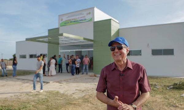Romero Jucá na nova Unidade de Saúde em Caracaraí