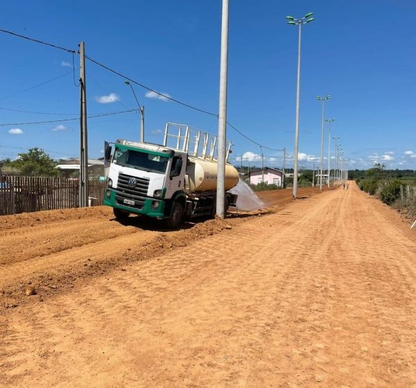 Terraplenagem prepara o asfalto na cidade de Iracemavorada