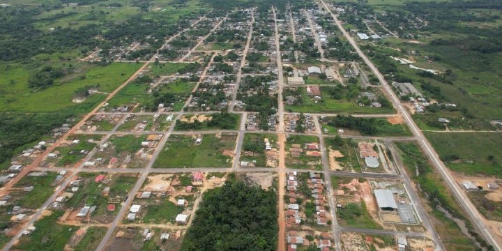 Imagem aérea mostra as ruas de São Luiz do Anauá