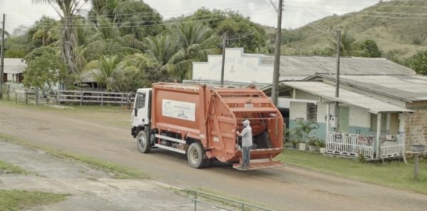 Coleta de Lixo ajuda a preservar o meio ambiente na Vila do Paiva, Serra do Tepequém