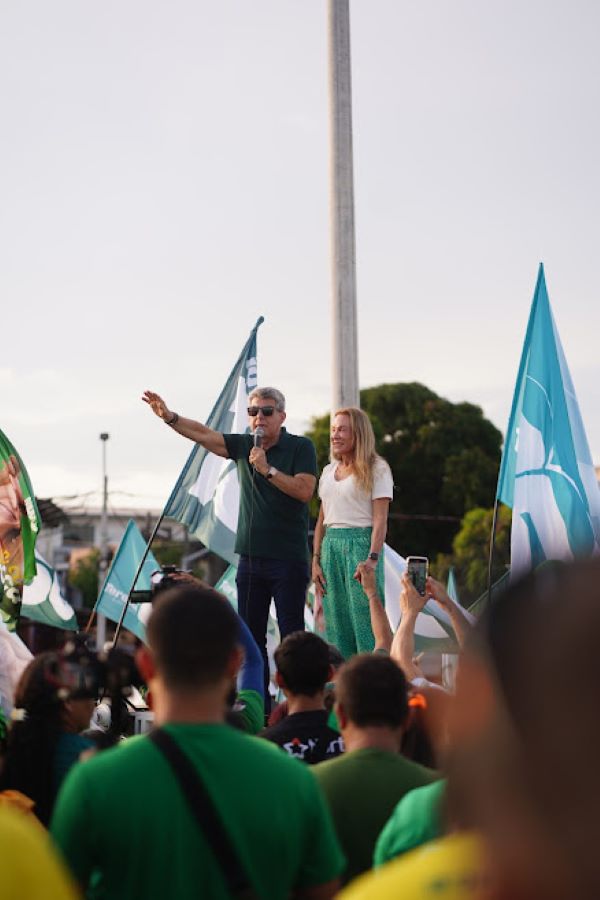 Caminhada da Esperança tem discurso de Romero Jucá e Teresa Surita