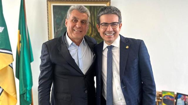 Romero Jucá e Randolfe Rodrigues discutem o novo enquadramento com a PEC 07