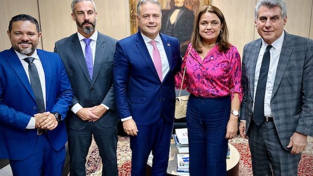 Romero Jucá e deputa Helena Lima conversa com o Ministro dos Transportes Renan Filho sobre a recuperação da BR 210