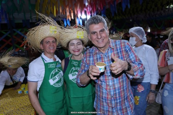 Bora Turistar: Romero Jucá no Boa Vista Junina distribuindo a maior Paçoca do Mundo